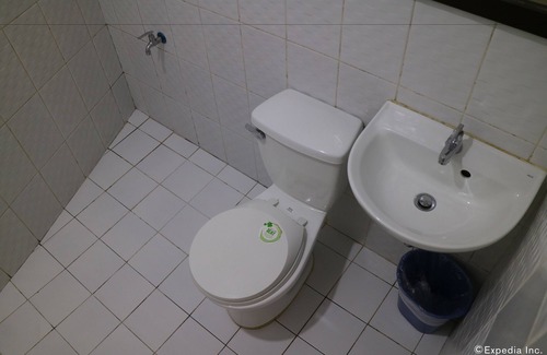 Iloilo City Proper Hotel | Budget-Friendly Ong Bun Pension House with Family Amenities