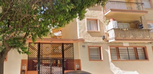 Figares Apartment | Discover Home4u: Premier 4-Star Stay in Granada City Center
