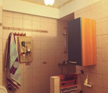 Sintiki House | Discover Oniron: Exceptional Stay with Family-Friendly Amenities