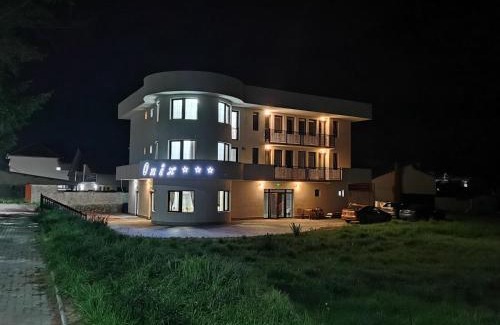 Baile Herculane House | Family-Friendly Stay at Onix Baile Herculane with Pool