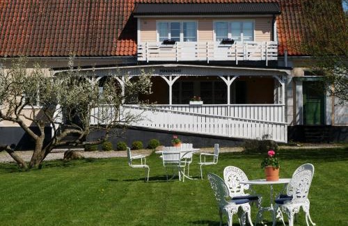 Tomelilla House | Discover Onkel Enkels Pensionat: Rated 8.7 with Family Dining