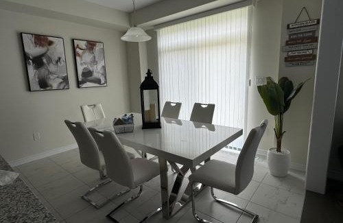Thorold House | Convenient Stay Just 10 Minutes From Niagara Falls