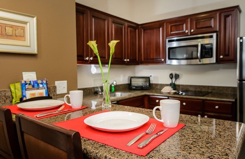 Webster Apartment | Only 10 Minutes from NASA | Free Breakfast