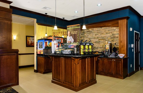 Webster Apartment | Only 10 Minutes from NASA | Free Breakfast