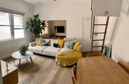 North Bondi Apartment | Steps from Iconic Bondi Beach: Child-Friendly Retreat