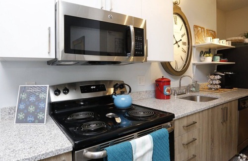 North Northwest Pensacola Apartment | Only 725 a month, shared housing, everything included, month to month.