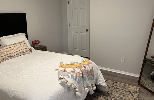 Oglesby Cottage | Pet-Friendly Retreat: 8 Minutes to Starved Rock Park