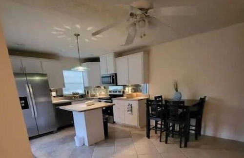Port Orange House | Convenient Getaway Just 8 Minutes from Beautiful Beaches