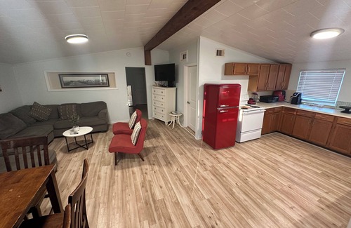 Pirates Beach West House | Family-Friendly Retreat Just Two Blocks from Private Beach