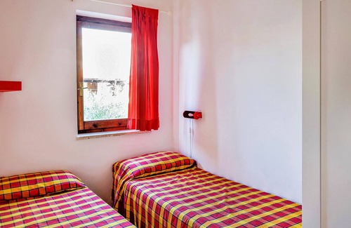 Falerna Apartment | Only a few hundred meters from the beach, this beautiful apartment with balcony and sea view awaits