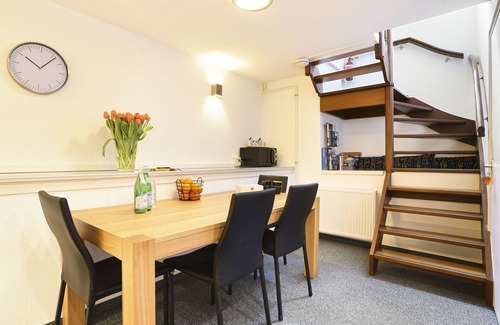 De Weteringschans Condo | Family-Friendly Only Friends B&B in City Centre