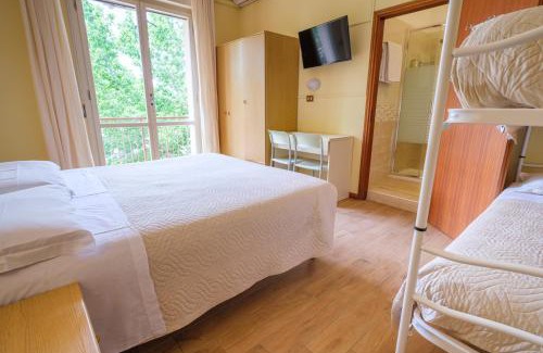 Lido di Savio Hotel | Discover Hotel Beverly: Pet-Friendly with Delicious Dining