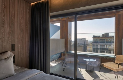 Vardaris Hotel | Elegant ONOMA Hotel: Guest Rated 9/10 with Spa & Pool