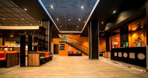 Douala Hotel | Discover ONOMO Hotel Douala: Pet Friendly with Pool Access