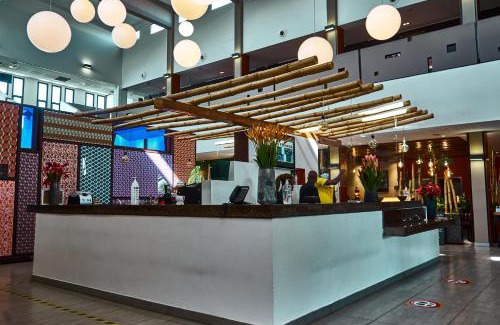 Lome Hotel | Pet-Friendly ONOMO Hotel Lomé with Ocean View & Pool