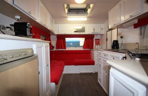 Ledge Point House | Cozy Onsite Van with Ensuite and Pool Access