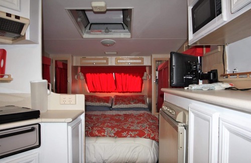 Ledge Point House | Cozy Onsite Van with Ensuite and Pool Access