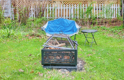 Ontonagon Cottage | Cozy Ontonagon Home w/ Fire Pit - Steps to the Beach!