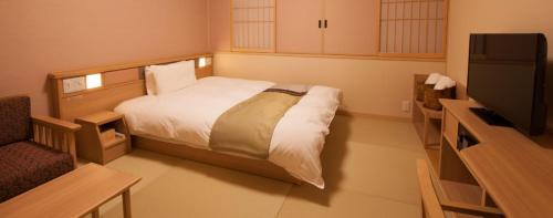 Sakaiminato Hotel | Onyado Nono: Relaxing Retreat with Hot Tub & Child-Friendly Space