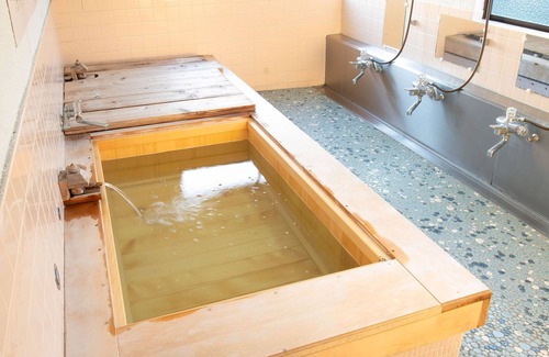 Mure Cho Mure House | Comfortable Stay at Onyado Takayanagi with Hot Tub & Breakfast
