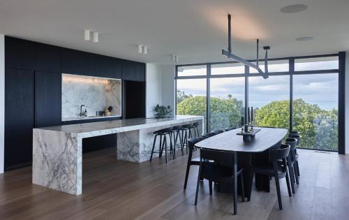 Okitu House | Explore ONYX HOUSE - Family-Friendly Retreat at Wainui Beach