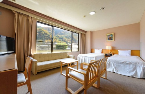 Kakeyu Hot Springs Hotel | Inviting Retreat at Ooedo Onsen Monogatari Kakeyu