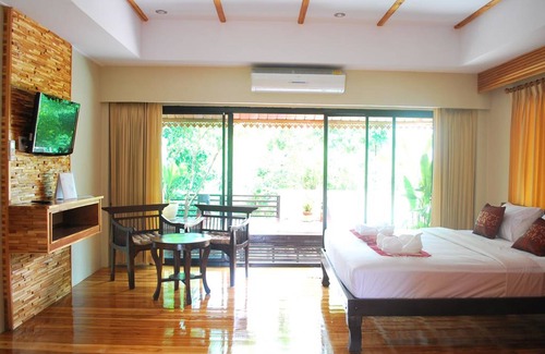 Pua Hotel | Discover Oopkaew Resort: Family-Friendly with Delicious Dining