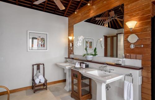 Laksmana Villa | Experience Villa Oost Indies: Beachside Oasis with Pool