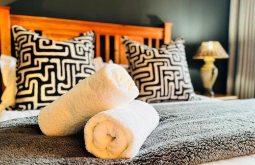 Polokwane Villa | Oost Street: Pet-Friendly 4-Star Hotel with Great Amenities