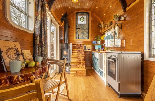 Dereham Cabin | Discover Dixie: A Unique Repurposed Horse Box Retreat