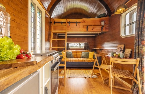 Dereham Cabin | Discover Dixie: A Unique Repurposed Horse Box Retreat