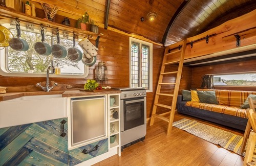 Dereham Cabin | Discover Dixie: A Unique Repurposed Horse Box Retreat