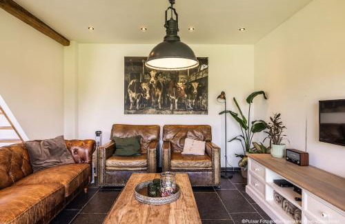 Oudenaarde House | Ideal Getaway at Op 't Roth with Hot Tub & Family Amenities