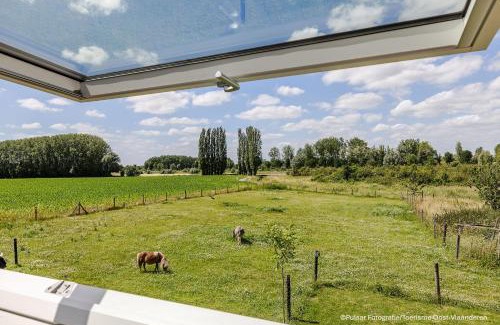 Oudenaarde House | Ideal Getaway at Op 't Roth with Hot Tub & Family Amenities