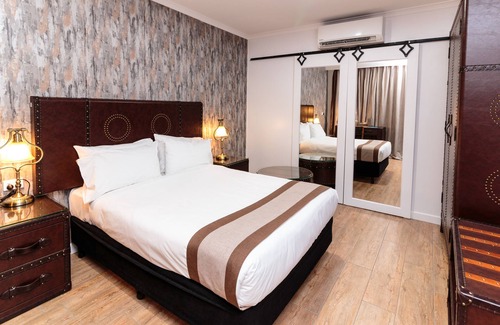 Collinsville Hotel | Discover Opal Ridge Motel: 9.4/10 Guest Rated Getaway