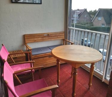 Malo-les-Bains Apartment | Bright OPALINE T3 with Patio & Ocean View, Rated 8.9/10
