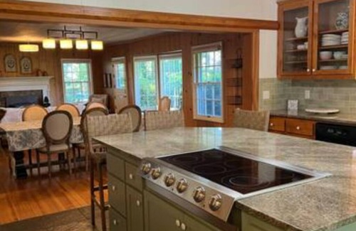 Newberg House | Relaxing Open Air Retreat in Wine Country – 10/10 Rated