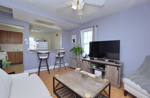 Summit Apartment | Modern Open Concept Apartment with Gym and Pet-Friendly Perks