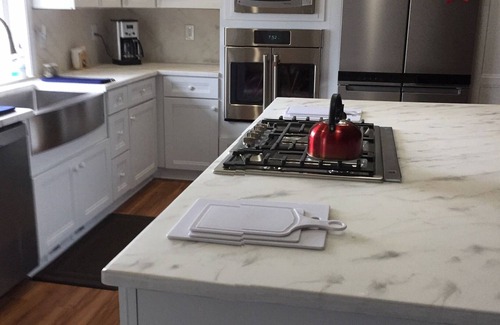 Puyallup House | Modern Oasis with Kitchen Near Puyallup Fairgrounds
