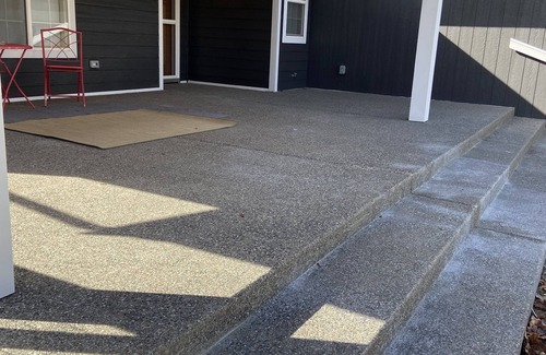 Puyallup House | Modern Oasis with Kitchen Near Puyallup Fairgrounds