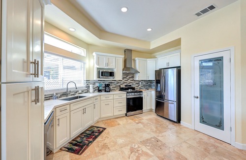 Discovery Bay House | Spacious Open Floor Plan with Sideyard Parking & Deck