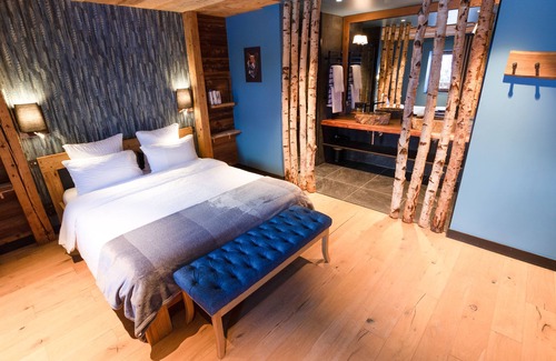Le Petit-Bornand-les-Glieres Bed & Breakfast | Relax at Open Living Hôtel & Spa: Jacuzzi, Sauna & Billiards