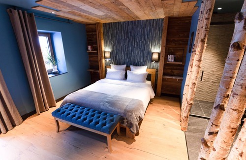 Le Petit-Bornand-les-Glieres Bed & Breakfast | Relax at Open Living Hôtel & Spa: Jacuzzi, Sauna & Billiards