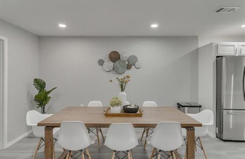 Garland House | Family-Friendly Retreat with Private Pool for Memorable Stays