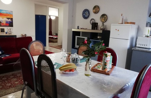 Charneca de Caparica e Sobreda Apartment | Relaxing Retreat with Ocean View & Spa at Charneca