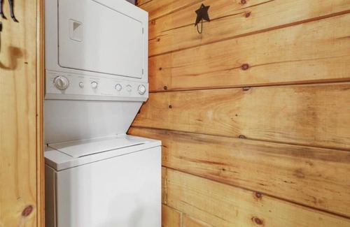 Blue Ridge House | Delightful Open Studio Lodge at Little Rock Creek