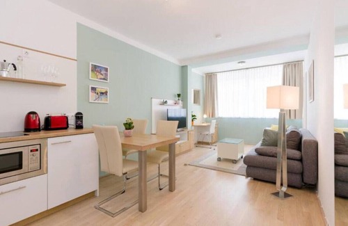 Wieden Apartment | Accessible Opera Apartment Top6 with Family-Friendly Amenities