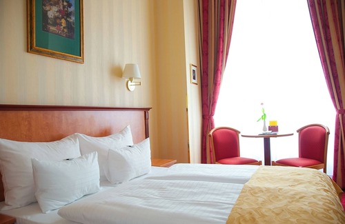 Innere Stadt House | Elevate Your Stay at Opera Suites - Self Check-in Experience
