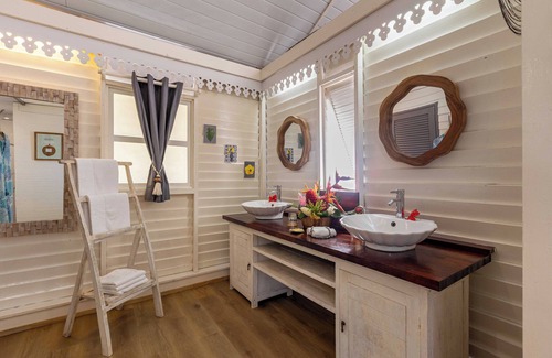 Opoa Hotel | Experience OPOA BEACH HÔTEL: Top-Rated Stay with Pool & Spa