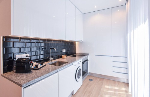 Campanha Apartment | Oporto Deluxe Retreat with Free Parking & Spacious Terrace
